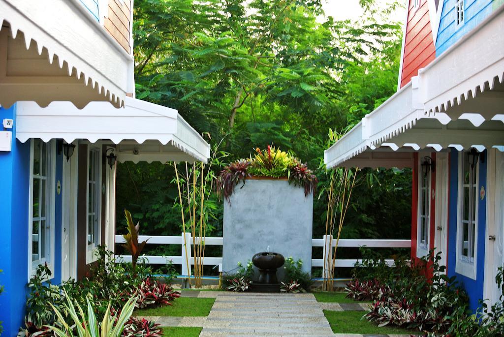 Color Ville Hotel Sha Certified Sakon Nakhon Luaran gambar