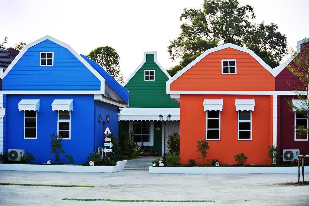 Color Ville Hotel Sha Certified Sakon Nakhon Luaran gambar