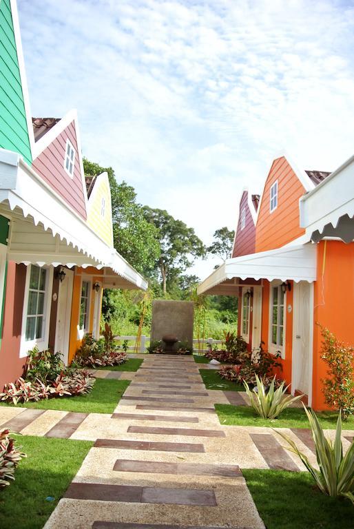 Color Ville Hotel Sha Certified Sakon Nakhon Luaran gambar