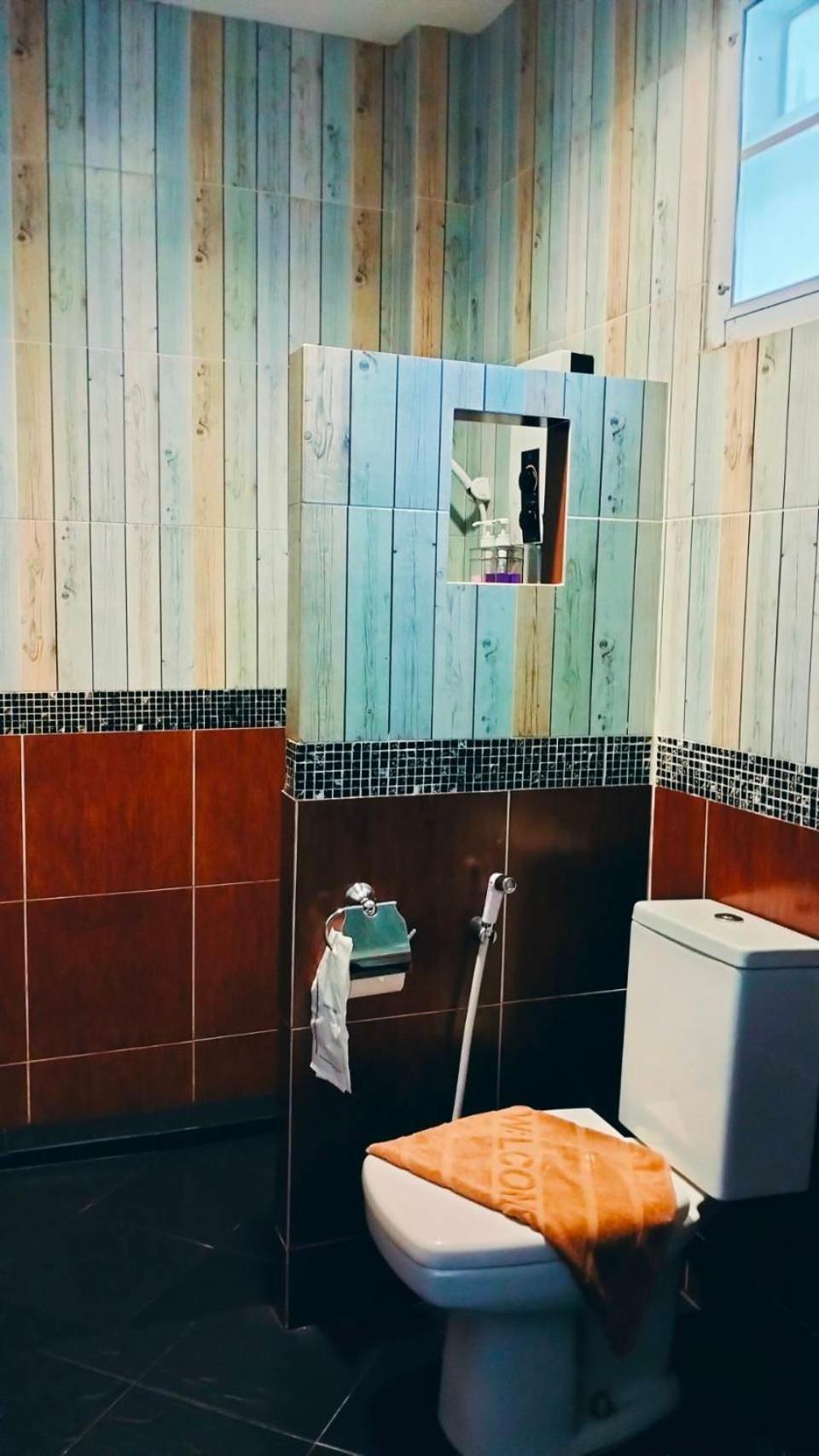 Color Ville Hotel Sha Certified Sakon Nakhon Luaran gambar