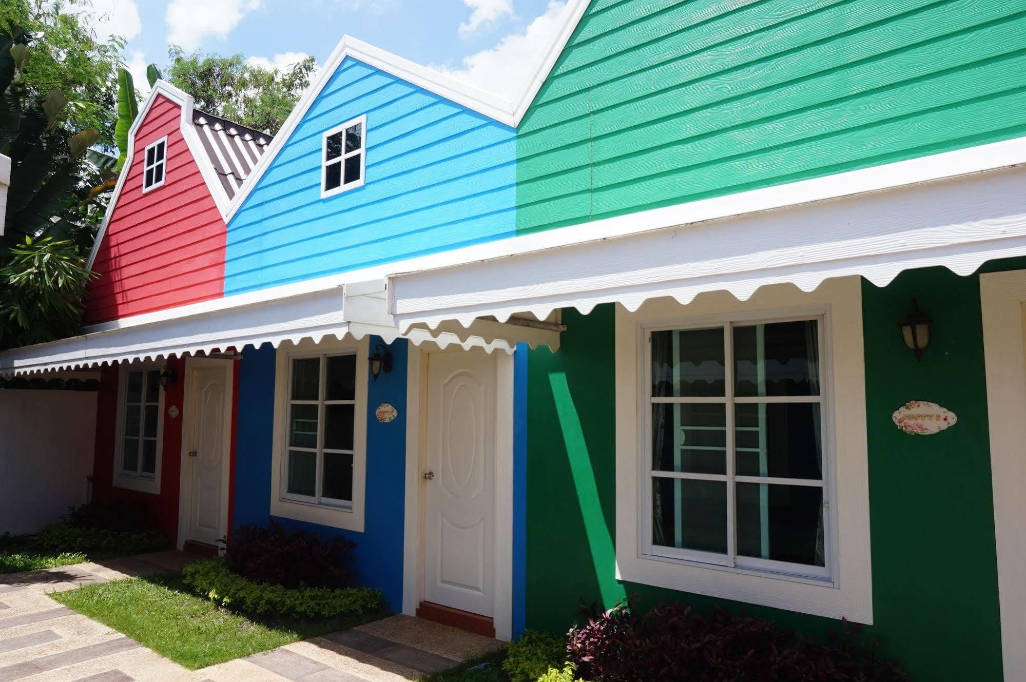 Color Ville Hotel Sha Certified Sakon Nakhon Luaran gambar