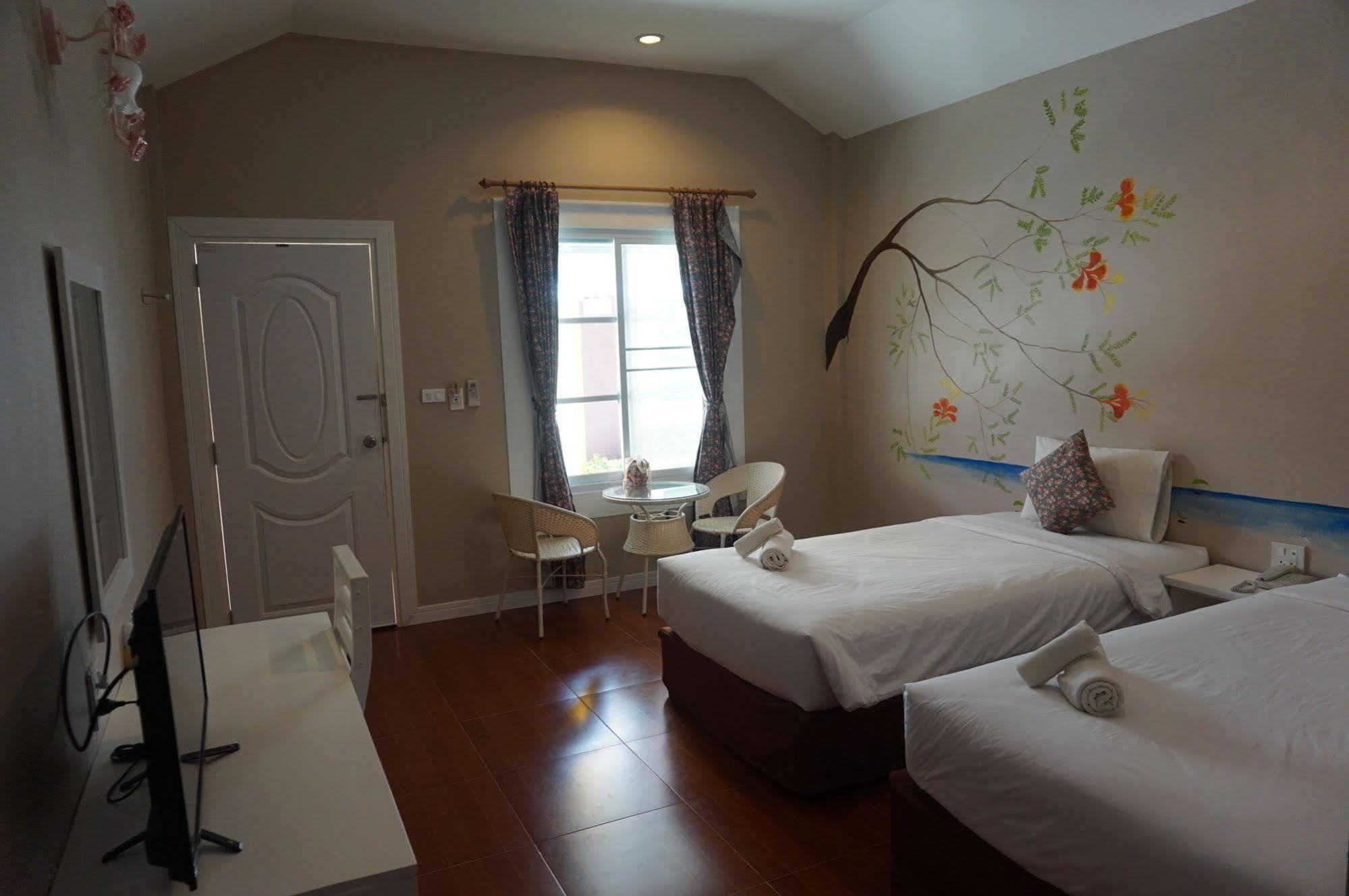 Color Ville Hotel Sha Certified Sakon Nakhon Luaran gambar