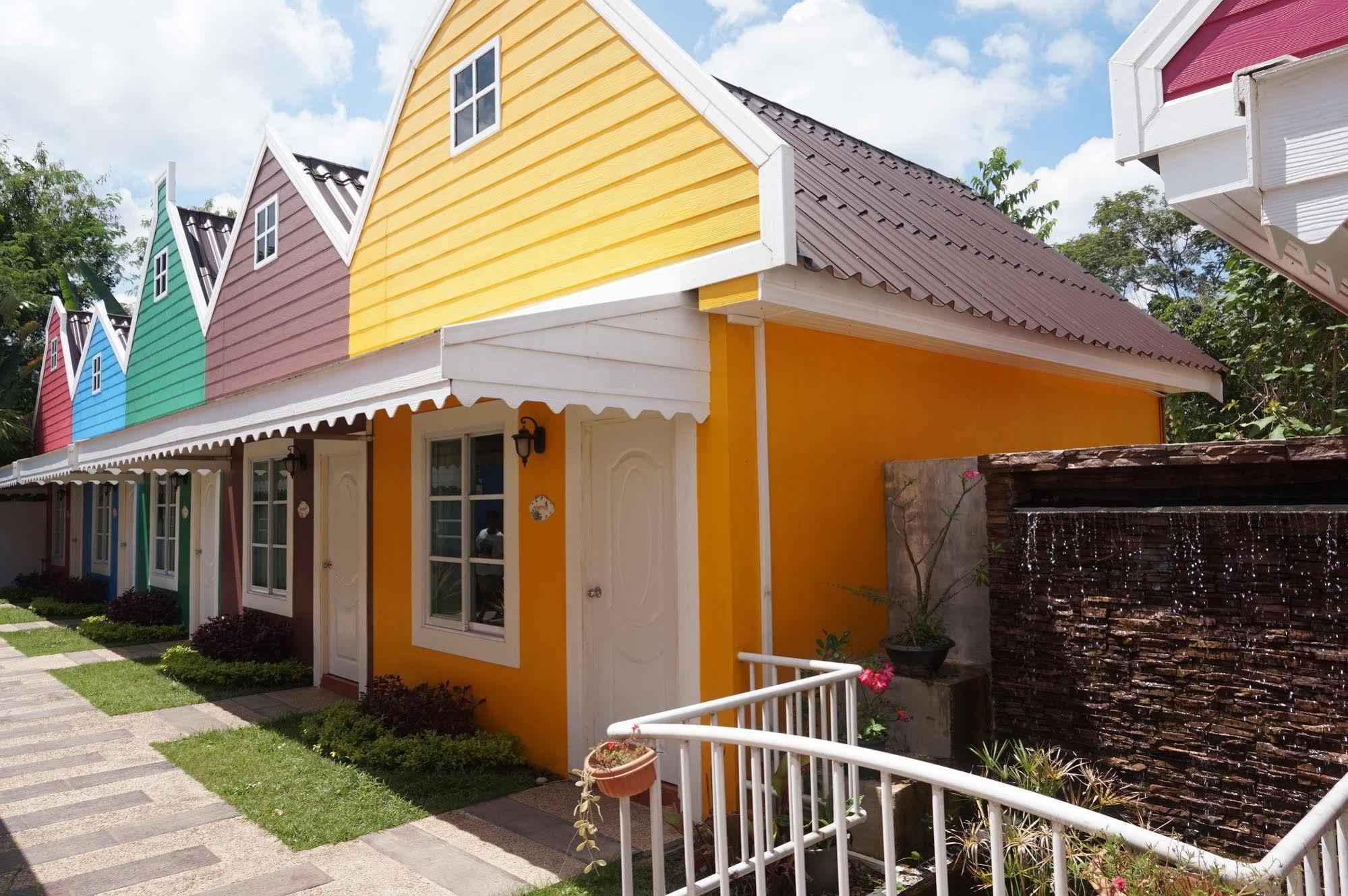 Color Ville Hotel Sha Certified Sakon Nakhon Luaran gambar