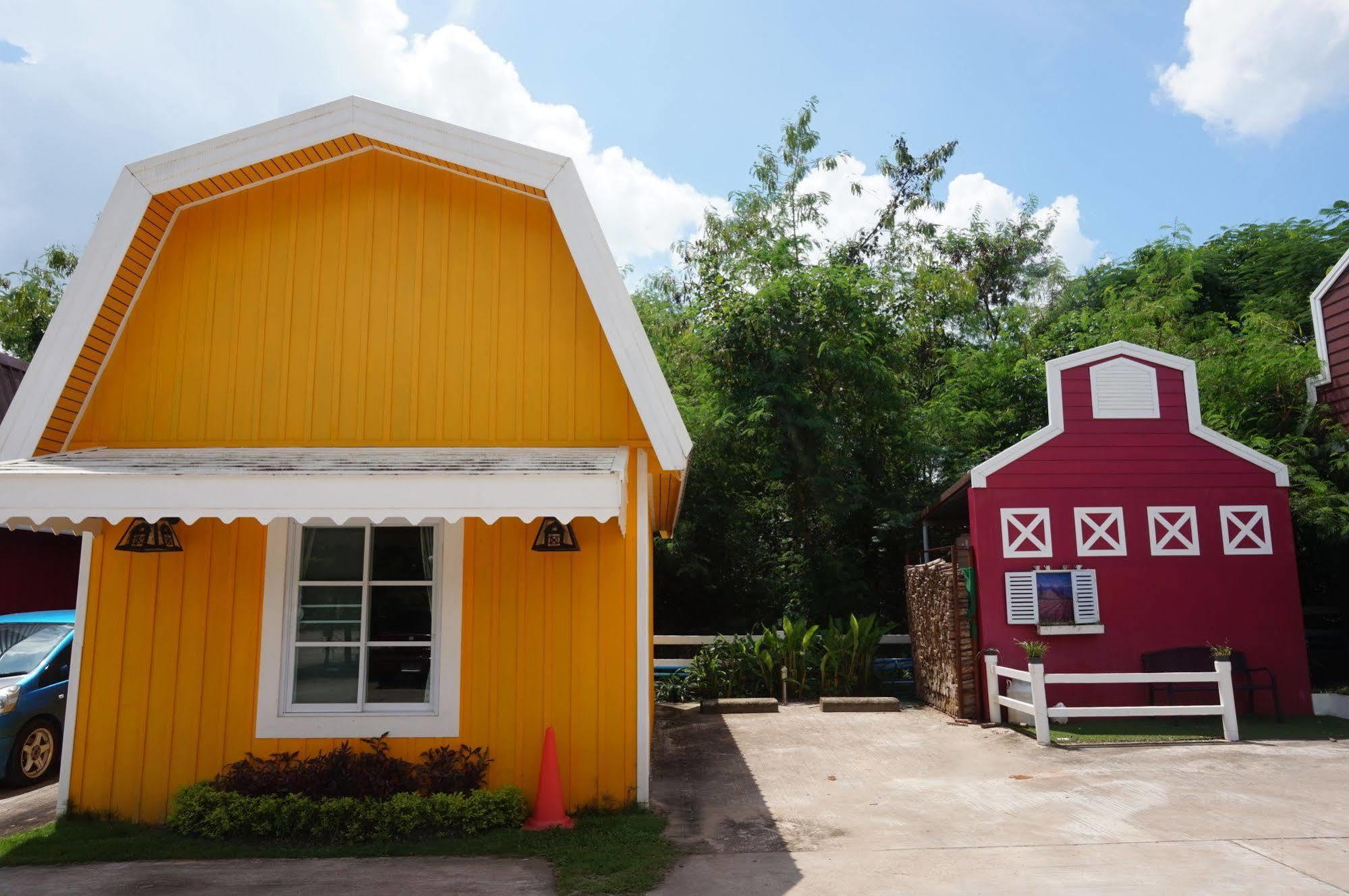 Color Ville Hotel Sha Certified Sakon Nakhon Luaran gambar