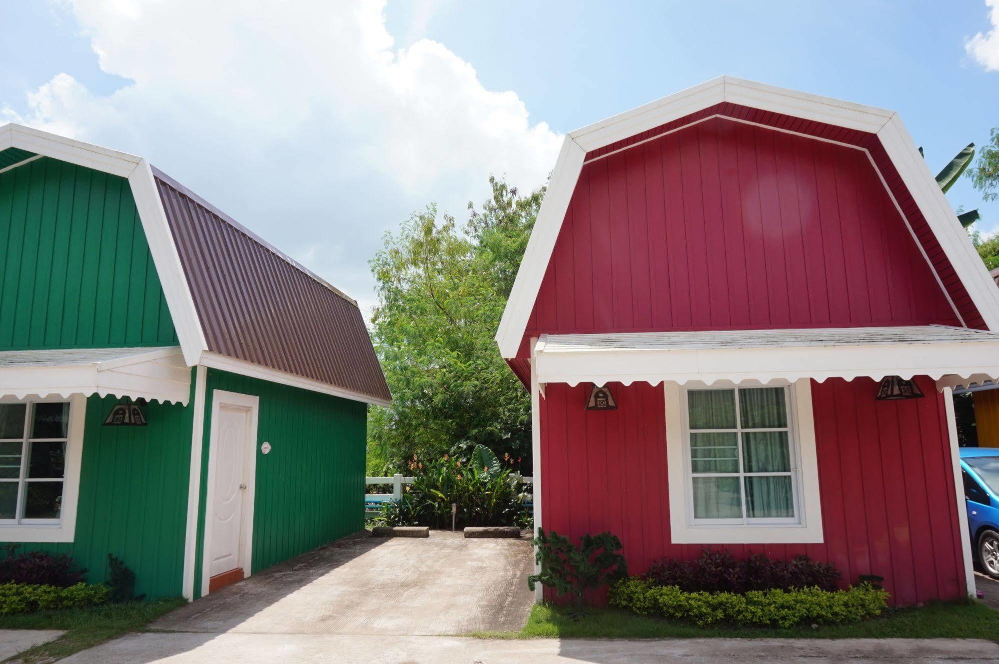Color Ville Hotel Sha Certified Sakon Nakhon Luaran gambar
