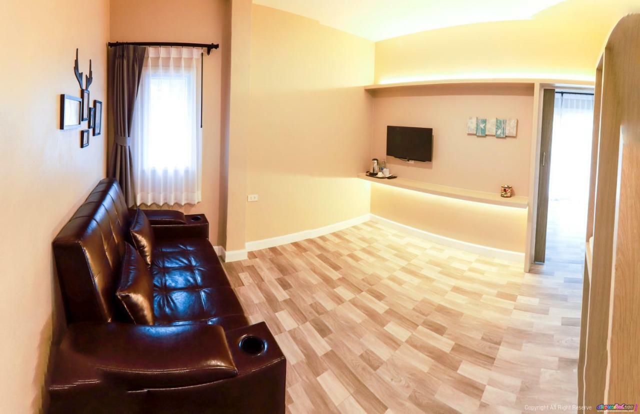 Color Ville Hotel Sha Certified Sakon Nakhon Luaran gambar