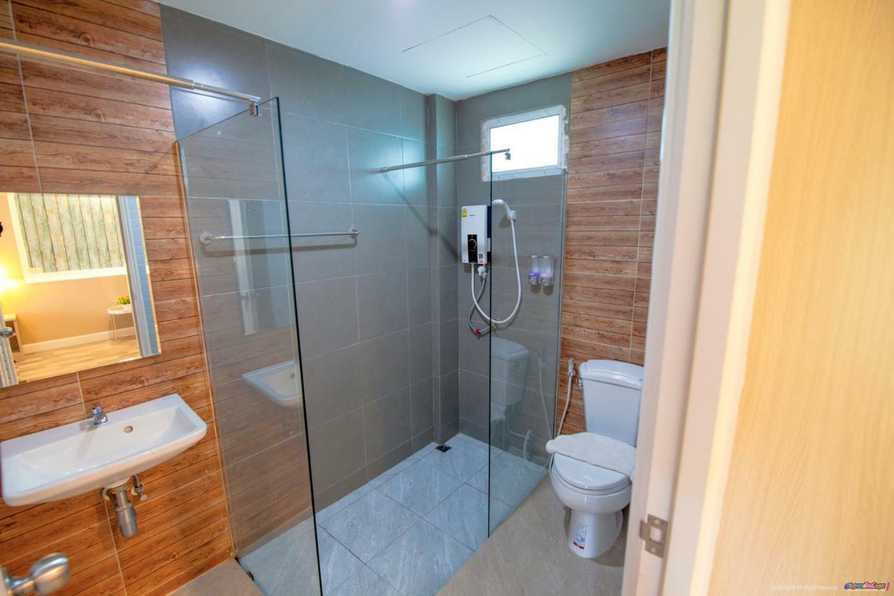Color Ville Hotel Sha Certified Sakon Nakhon Luaran gambar
